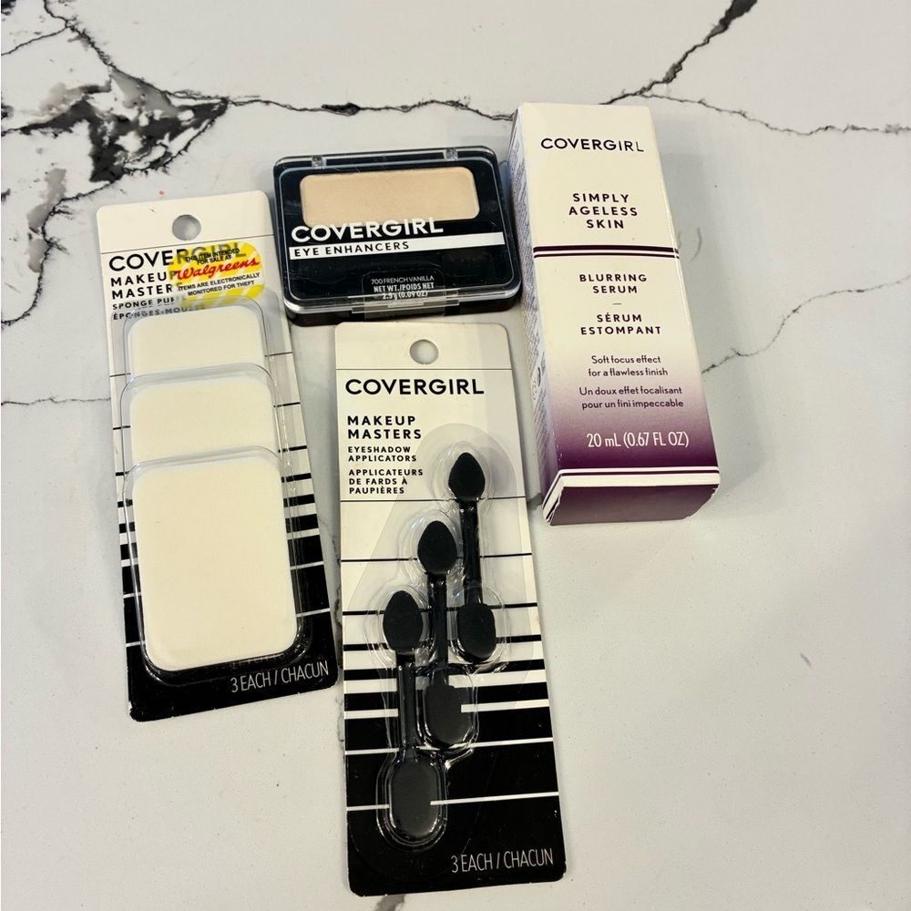 COVERGIRL Eyeshadow Enhancer & Applicator Set - Beige, Black